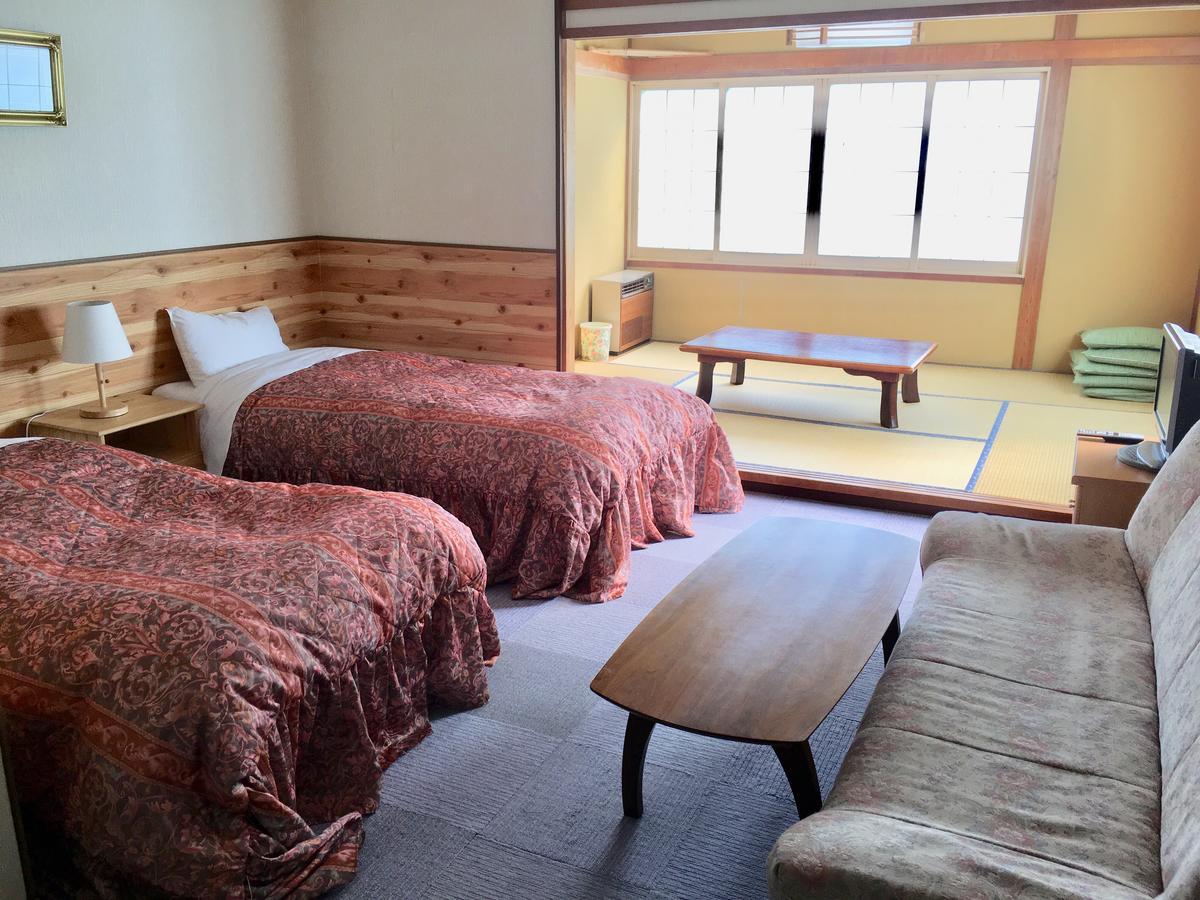Pension Bergland Kusatsu  Buitenkant foto