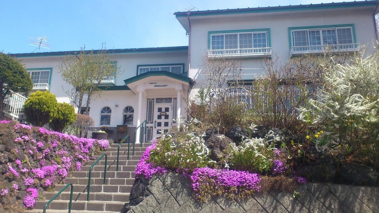 Pension Bergland Kusatsu  Buitenkant foto